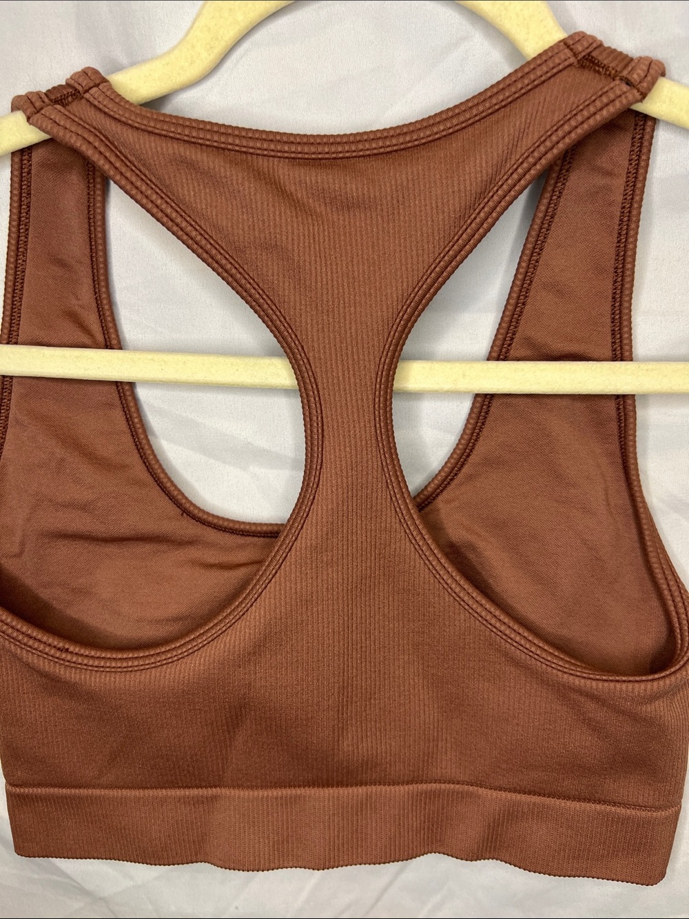 ALO Seamless Ribbed Bra - Picture 4 of 8